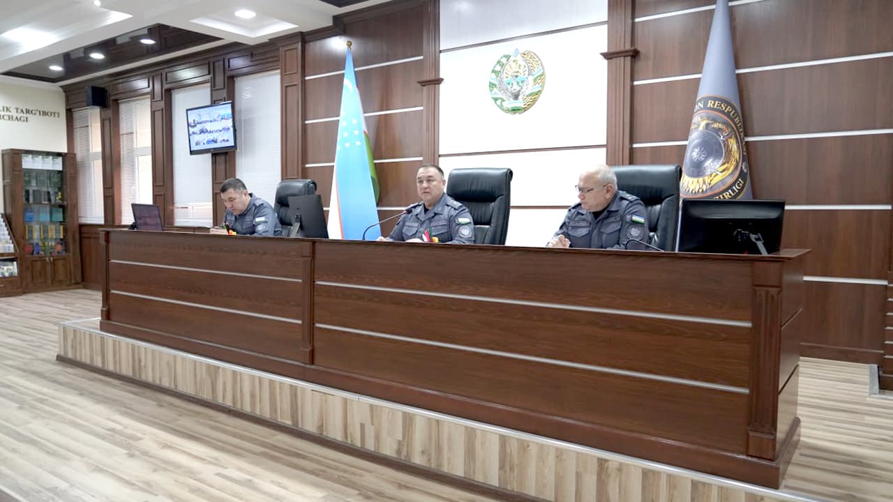 Ichki ishlar vazirligi rahbariyati tomonidan Navoiy viloyat hududida 2025-yil davomida jinoyat va huquqbuzarliklarning oldini olish borasida amalga oshirilgan ishlar sarhisobiga bagʻishlangan yigʻilish boʻlib oʻtdi