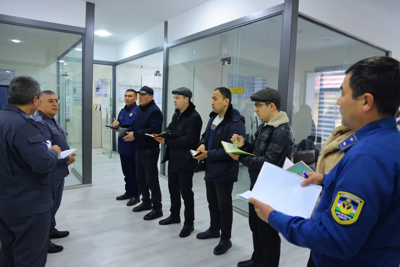 Buxoro viloyati IIB boshligʻi Gʻijduvon tumani “Nodirabegim” mahallasida sayyor qabul va “mahalla yettiligi” bilan muloqot oʻtkazdi