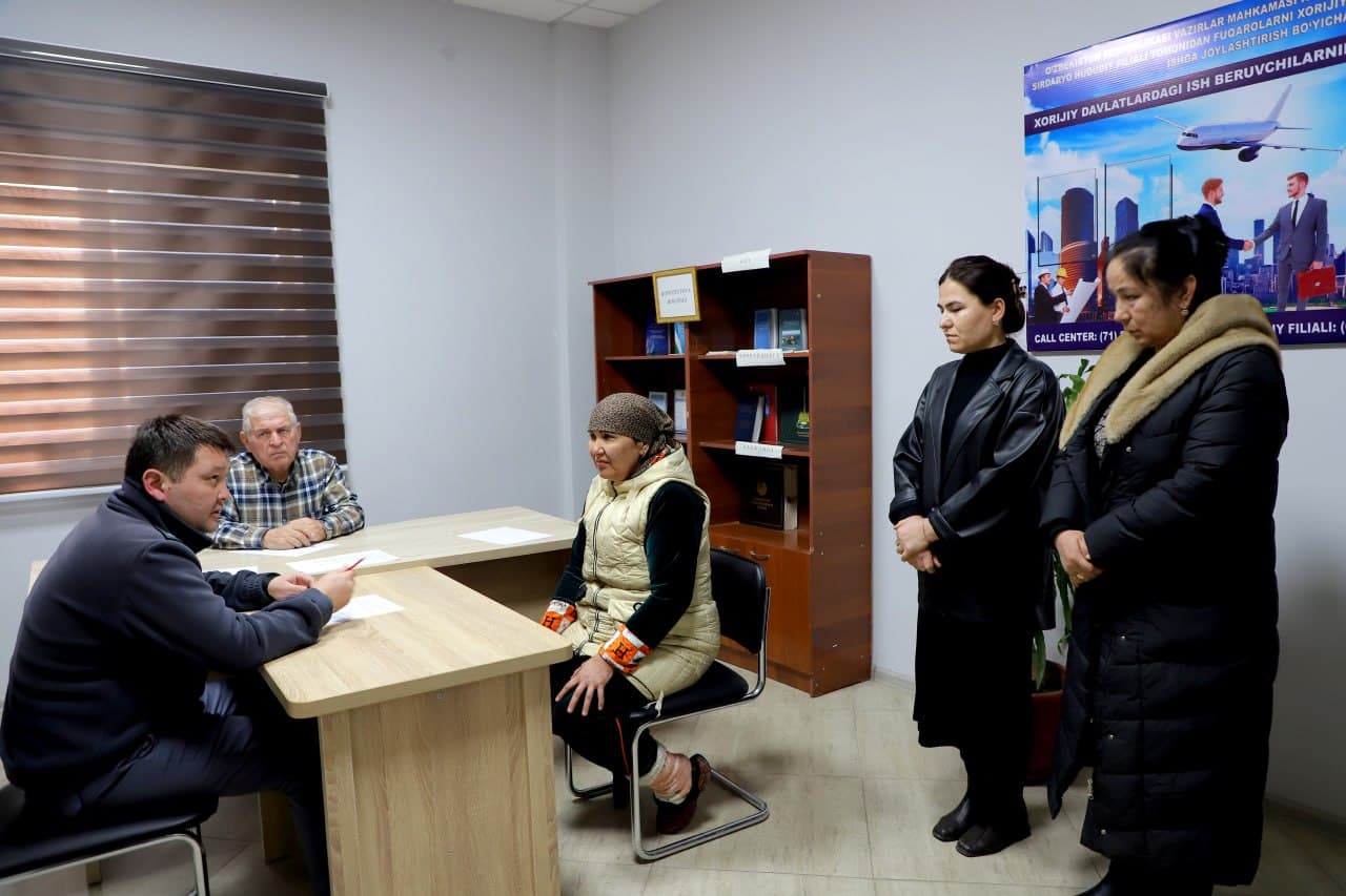 Fuqarolar murojaatlari eʼtibor markazida: Guliston shahri fuqarolari uchun sayyor qabul tashkil etildi