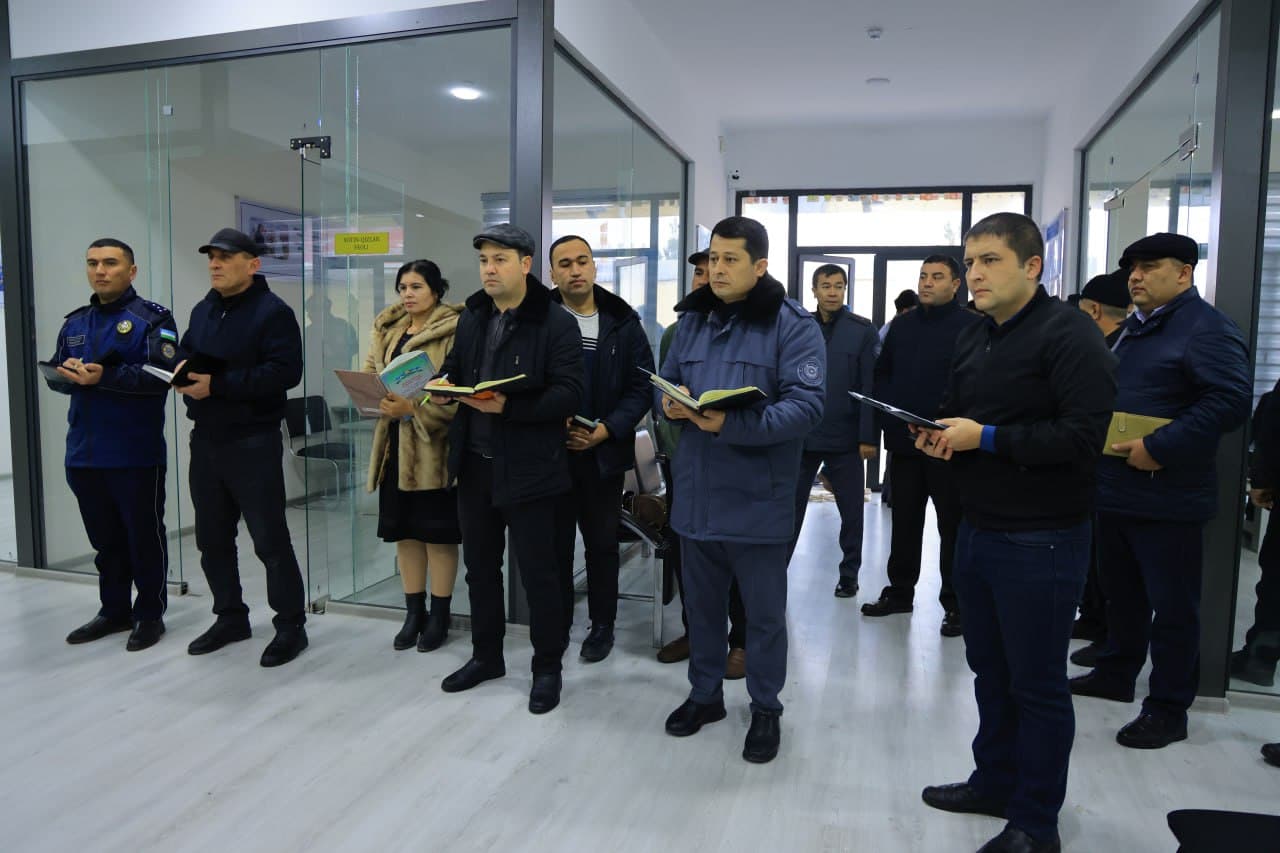 Buxoro viloyati IIB boshligʻi Gʻijduvon tumani “Nodirabegim” mahallasida sayyor qabul va “mahalla yettiligi” bilan muloqot oʻtkazdi