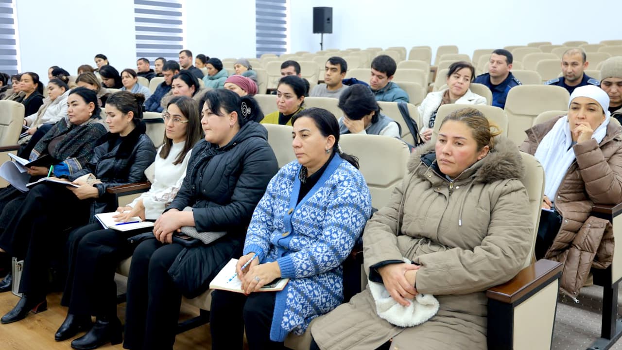 Жиноятчиликни жиловлашнинг янги механизмлари: Когон туманида Бухоро вилояти ИИБ раҳбарияти иштирокида йиғилиш бўлиб ўтди