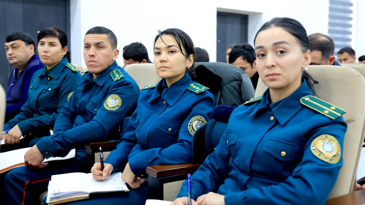 Жиноятчиликни жиловлашнинг янги механизмлари: Когон туманида Бухоро вилояти ИИБ раҳбарияти иштирокида йиғилиш бўлиб ўтди