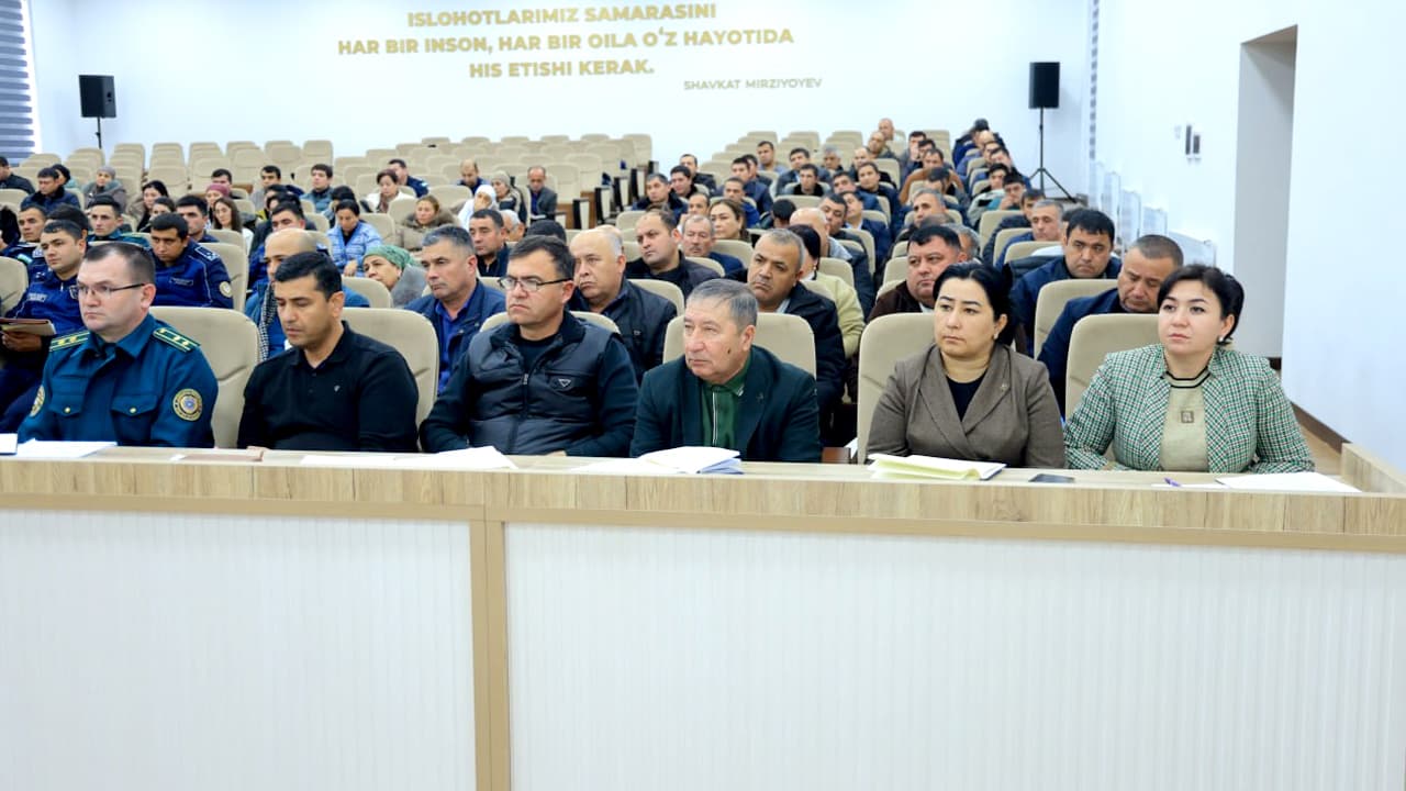 Жиноятчиликни жиловлашнинг янги механизмлари: Когон туманида Бухоро вилояти ИИБ раҳбарияти иштирокида йиғилиш бўлиб ўтди