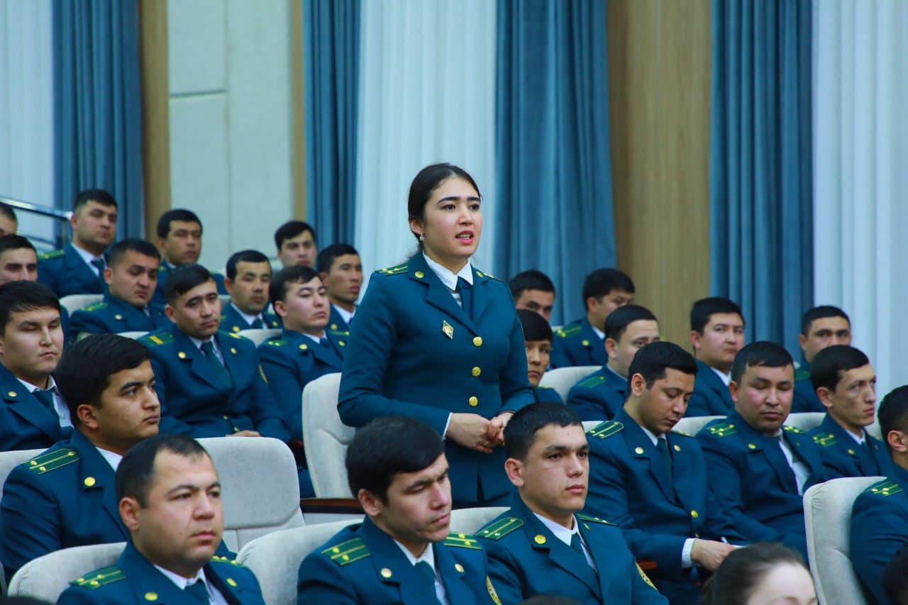 Samarqand viloyati IIBda “Rahbar va yosh xodimlar” uchrashuvi boʻlib oʻtdi