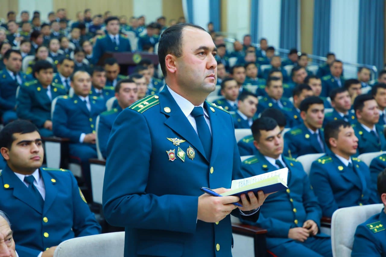 Samarqand viloyati IIBda “Rahbar va yosh xodimlar” uchrashuvi boʻlib oʻtdi