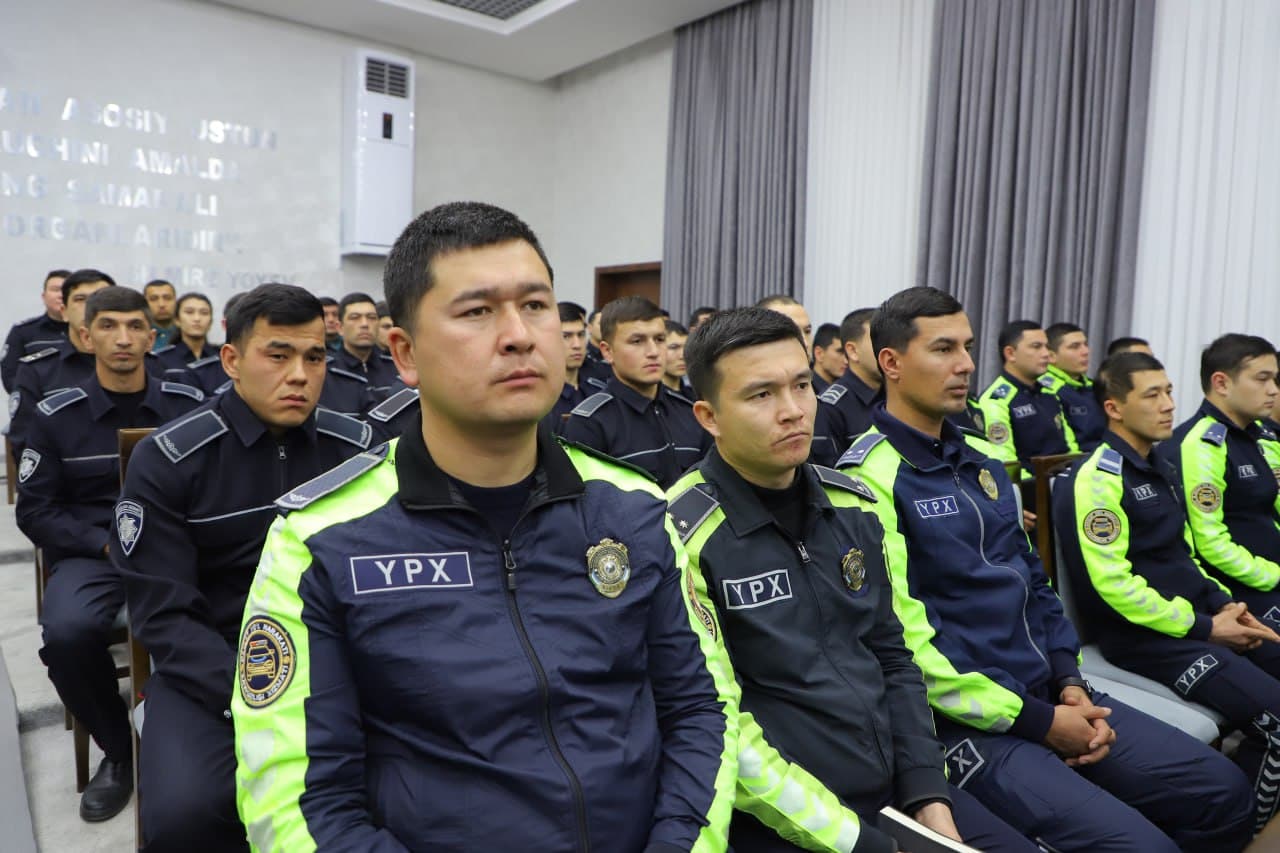 Sirdaryo viloyati Ichki ishlar boshqarmasida rahbar va yoshlar ochiq muloqot tarzidagi uchrashuvi boʻlib oʻtdi