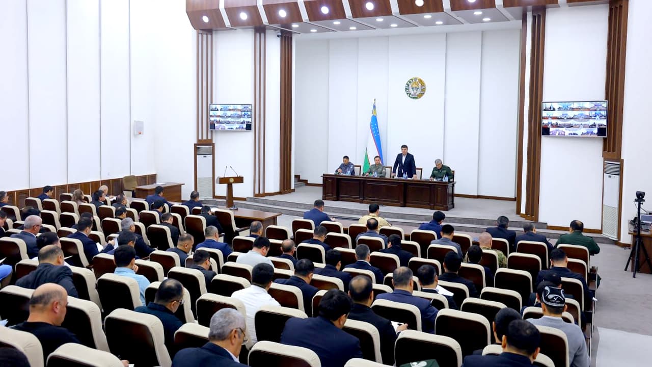 Namangan viloyat hokimligida taʼlim sohasida amalga oshirilayotgan ishlar, erishilayotgan natijalar va mavjud muammolar muhokama qilindi