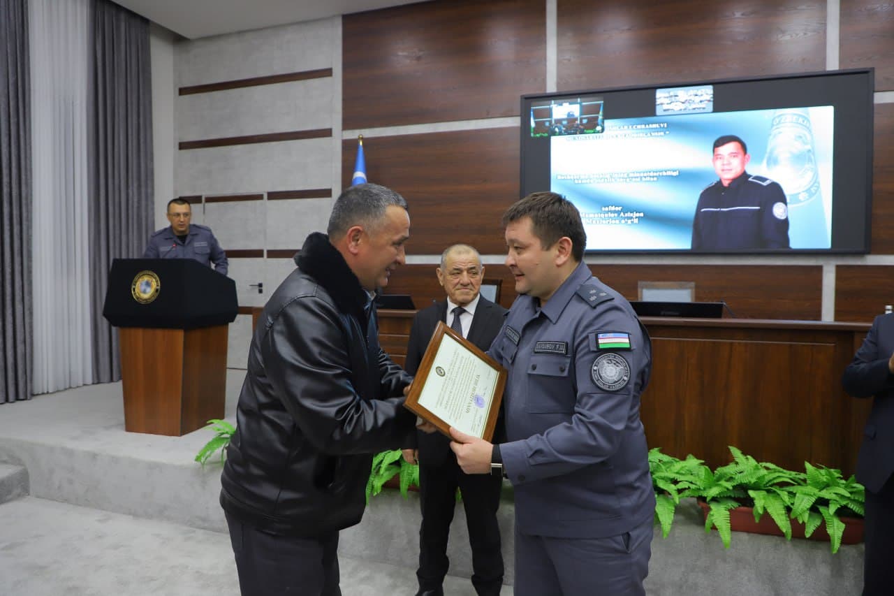 Sirdaryo viloyati Ichki ishlar boshqarmasida rahbar va yoshlar ochiq muloqot tarzidagi uchrashuvi boʻlib oʻtdi