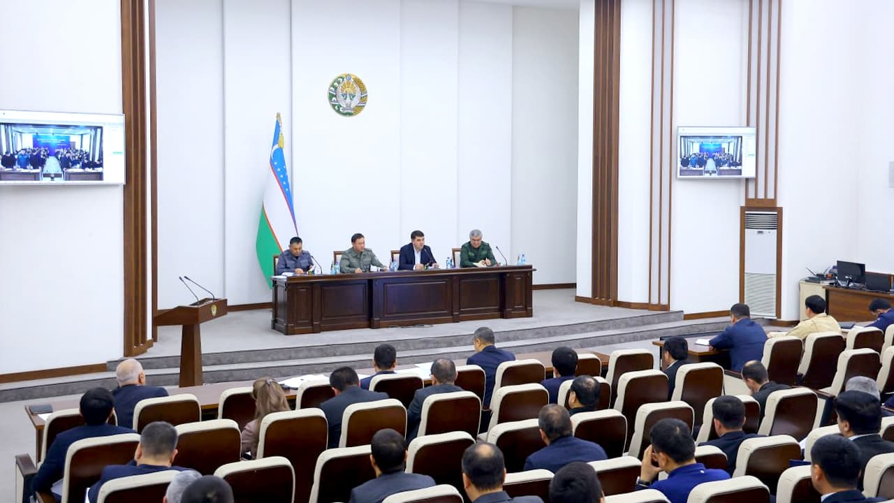 Namangan viloyat hokimligida taʼlim sohasida amalga oshirilayotgan ishlar, erishilayotgan natijalar va mavjud muammolar muhokama qilindi