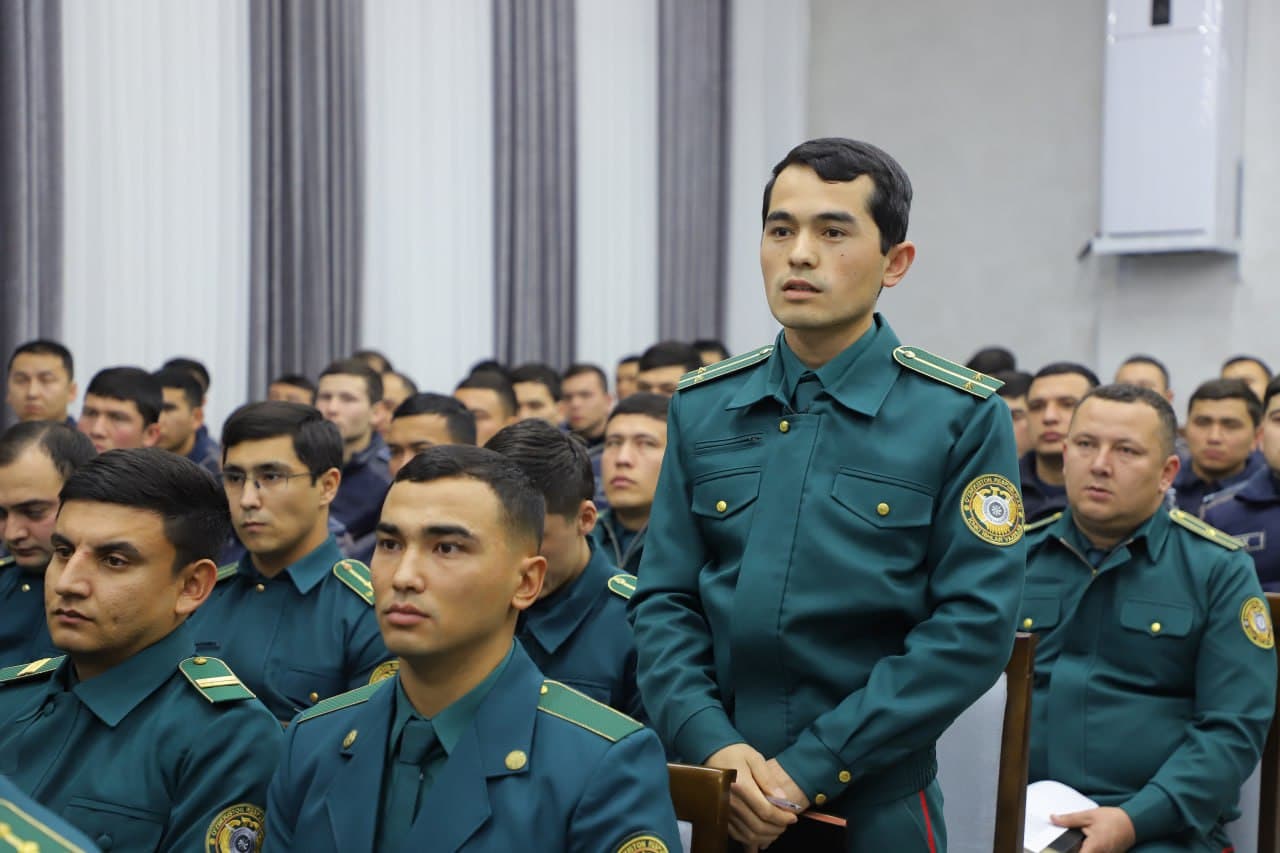 Sirdaryo viloyati Ichki ishlar boshqarmasida rahbar va yoshlar ochiq muloqot tarzidagi uchrashuvi boʻlib oʻtdi