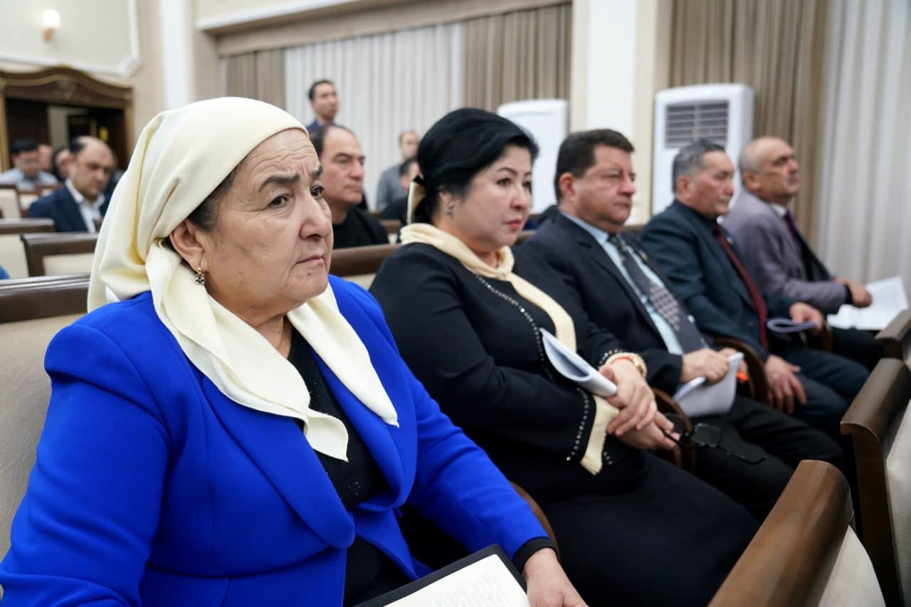 Andijon viloyati IIB rahbariyatining hisoboti Xalq deputatlari kengashining navbatdagi sessiyasida tinglandi