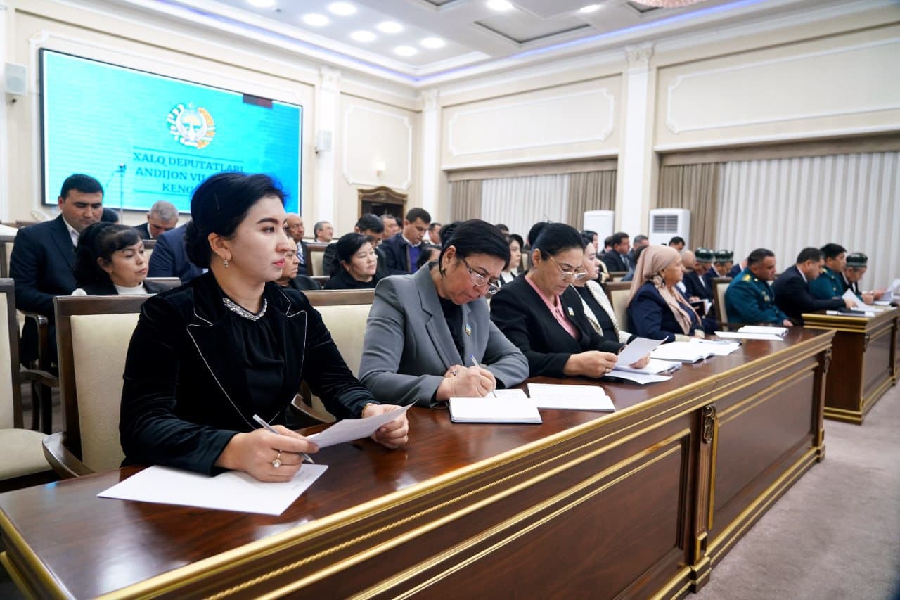 Andijon viloyati IIB rahbariyatining hisoboti Xalq deputatlari kengashining navbatdagi sessiyasida tinglandi