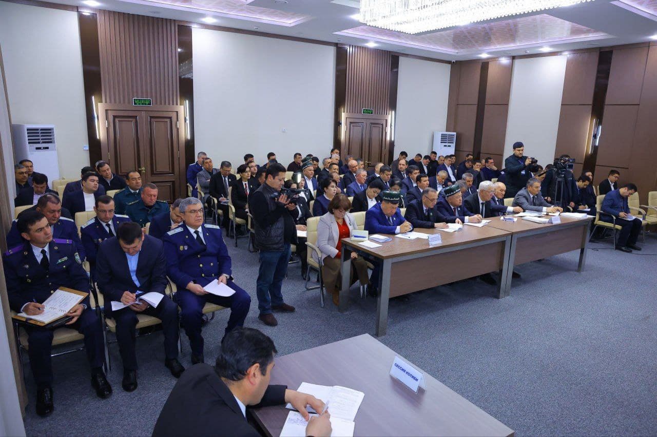 Namangan viloyatida ijtimoiy-iqtisodiy rivojlanish va hududlarda xavfsiz muhitni taʼminlash masalalari muhokama qilindi