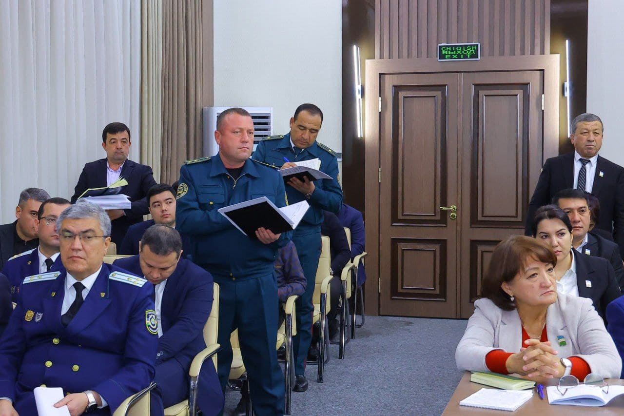 Namangan viloyatida ijtimoiy-iqtisodiy rivojlanish va hududlarda xavfsiz muhitni taʼminlash masalalari muhokama qilindi
