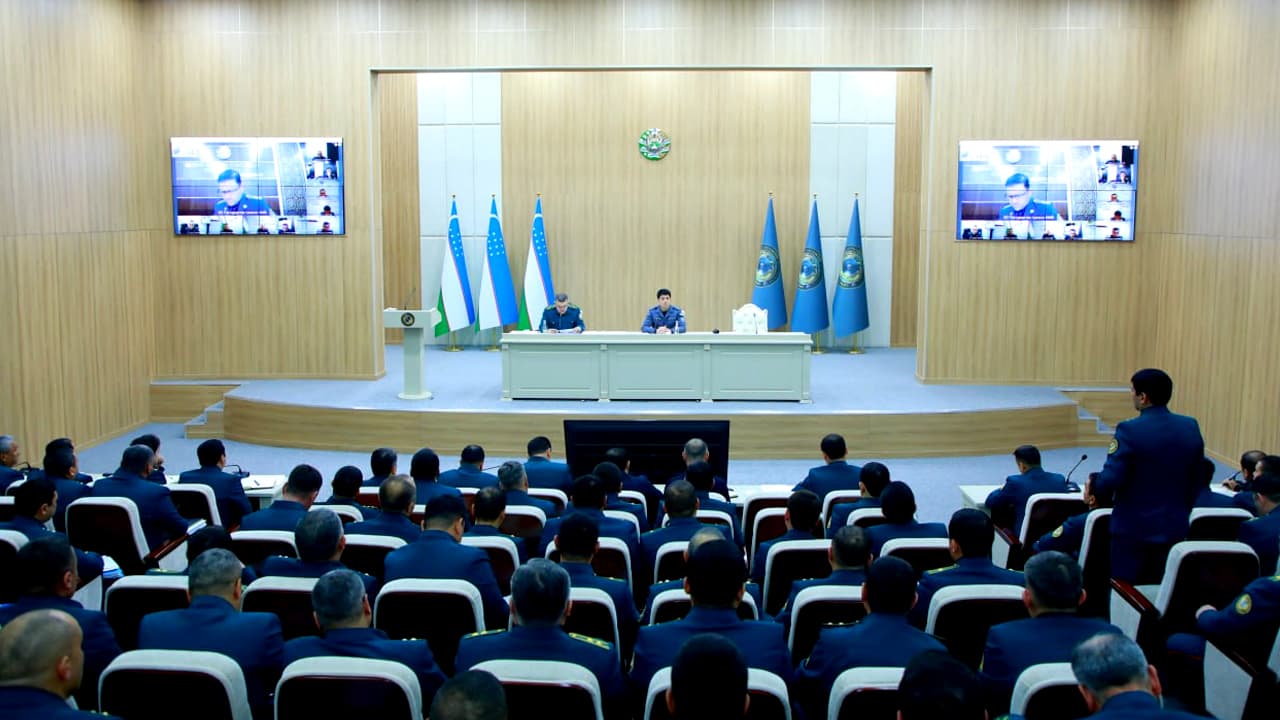 Самарқанд вилояти Ички ишлар бошқармасининг 2025 йилдаги хизмат фаолияти якунлари бўйича сарҳисоб йиғилиши бўлиб ўтди