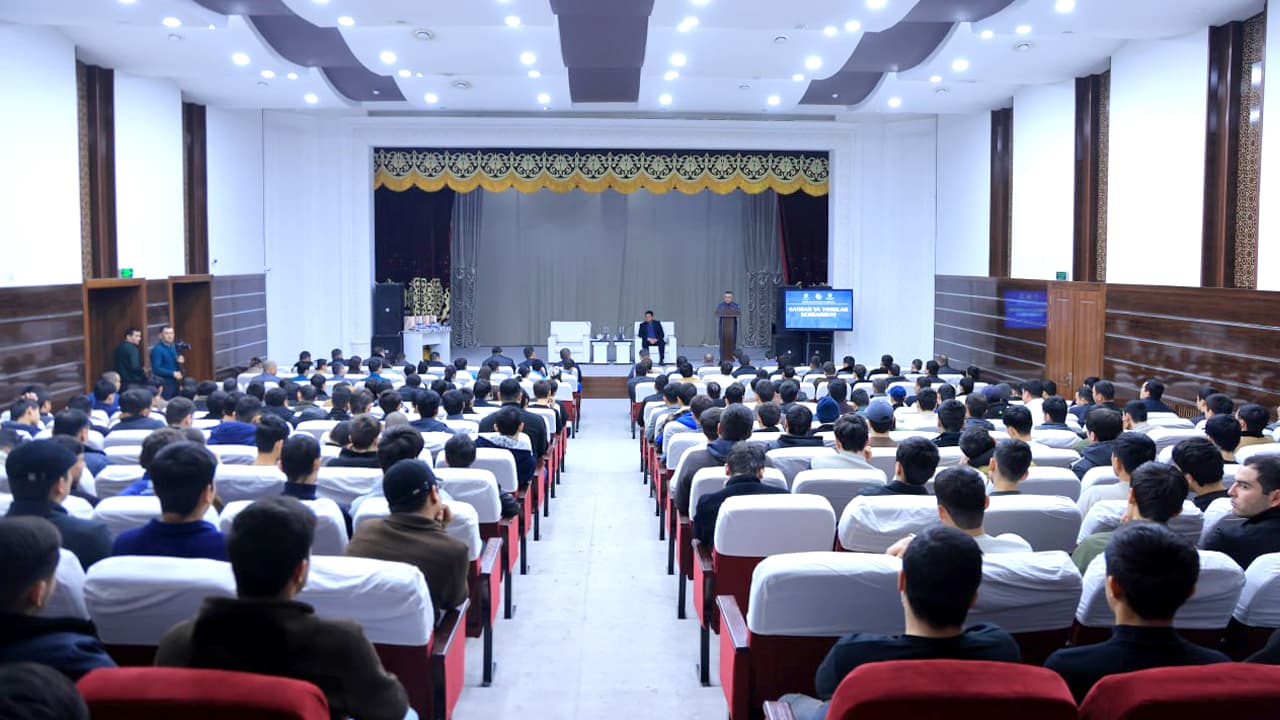 Бухоро вилояти ИИБ раҳбарияти иштирокида Қоракўлда ёшлар билан учрашув бўлиб ўтди