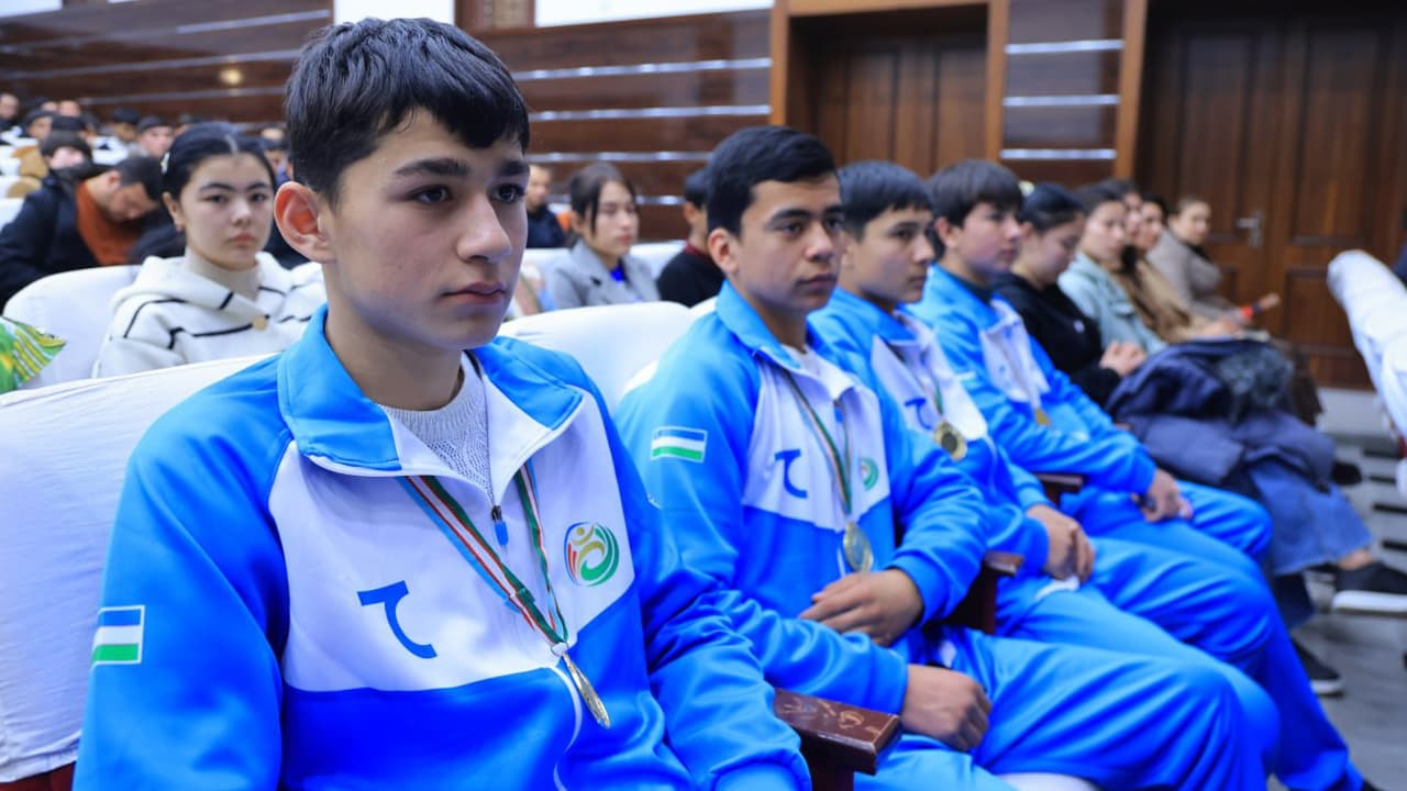 Бухоро вилояти ИИБ раҳбарияти иштирокида Қоракўлда ёшлар билан учрашув бўлиб ўтди