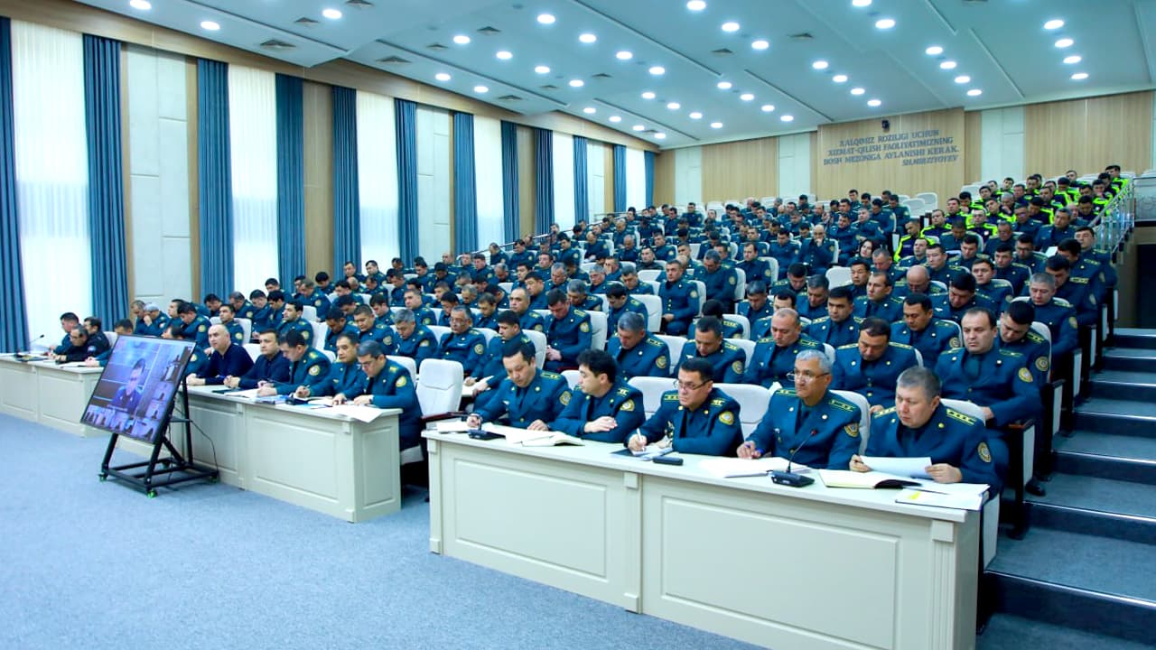 Самарқанд вилояти Ички ишлар бошқармасининг 2025 йилдаги хизмат фаолияти якунлари бўйича сарҳисоб йиғилиши бўлиб ўтди