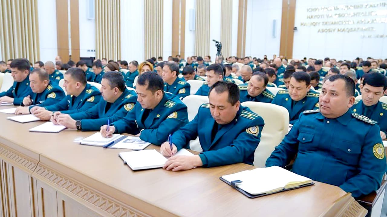 Ichki ishlar vazirligi rahbariyati huzurida Qashqadaryo viloyatida 2025-yil davomida jinoyat va huquqbuzarliklarning oldini olish borasida amalga oshirilgan ishlar sarhisobiga bagʻishlangan yigʻilish boʻlib oʻtdi