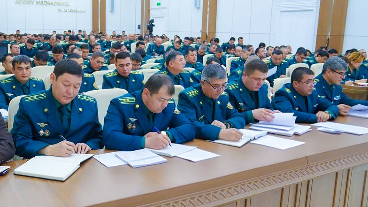 Ichki ishlar vazirligi rahbariyati huzurida Qashqadaryo viloyatida 2025-yil davomida jinoyat va huquqbuzarliklarning oldini olish borasida amalga oshirilgan ishlar sarhisobiga bagʻishlangan yigʻilish boʻlib oʻtdi