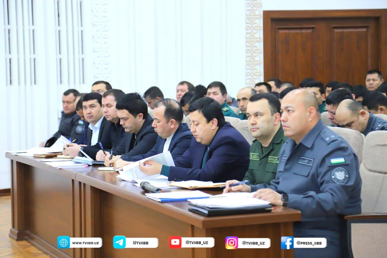 Тошкент вилоятида жамоат хавфсизлигини мустаҳкамлаш ва жиноятчиликнинг барвақт олдини олиш масалаларига бағишланган кенгайтирилган йиғилиш ўтказилди