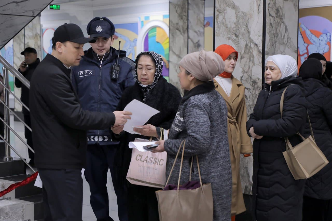 Фуқаролар муаммоларини тизимли ҳал этиш ва ҳуқуқий ечимларни таъминлаш мақсадида ички ишлар органларида очиқ мулоқот ва мурожаатлар қабули давом этмоқда