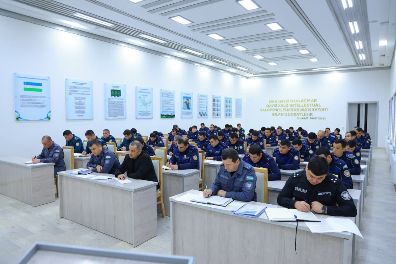 "Железная дисциплина" и высокая мотивация: 5 лучших инспекторов профилактики из Жондорского района Бухарской области будут отправлены за границу с семьями