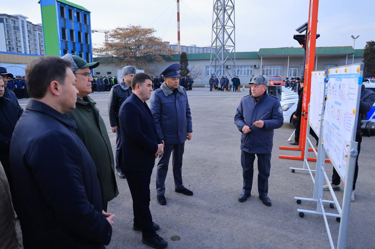 Руководители Наманганской области провели предслужебный инструктаж личного состава, задействованного в службе по формированию безопасной среды в махаллях