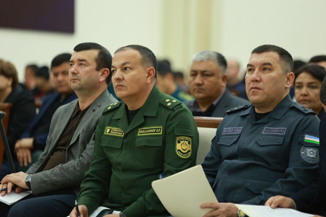 Navoiyda mahallalarda xavfsiz muhit yaratish masalalari tanqidiy-tahliliy ruhda muhokama qilindi