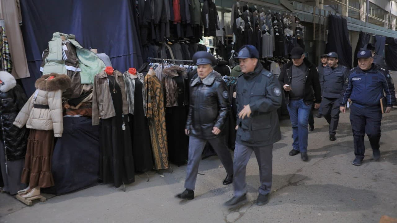 IIV Akademiyasi boshligʻi Chilonzor tumani mahallalarida xavfsiz muhit yaratish va jamoat xavfsizligini taʼminlash boʻyicha amalga oshirilayotgan ishlar bilan tanishdi