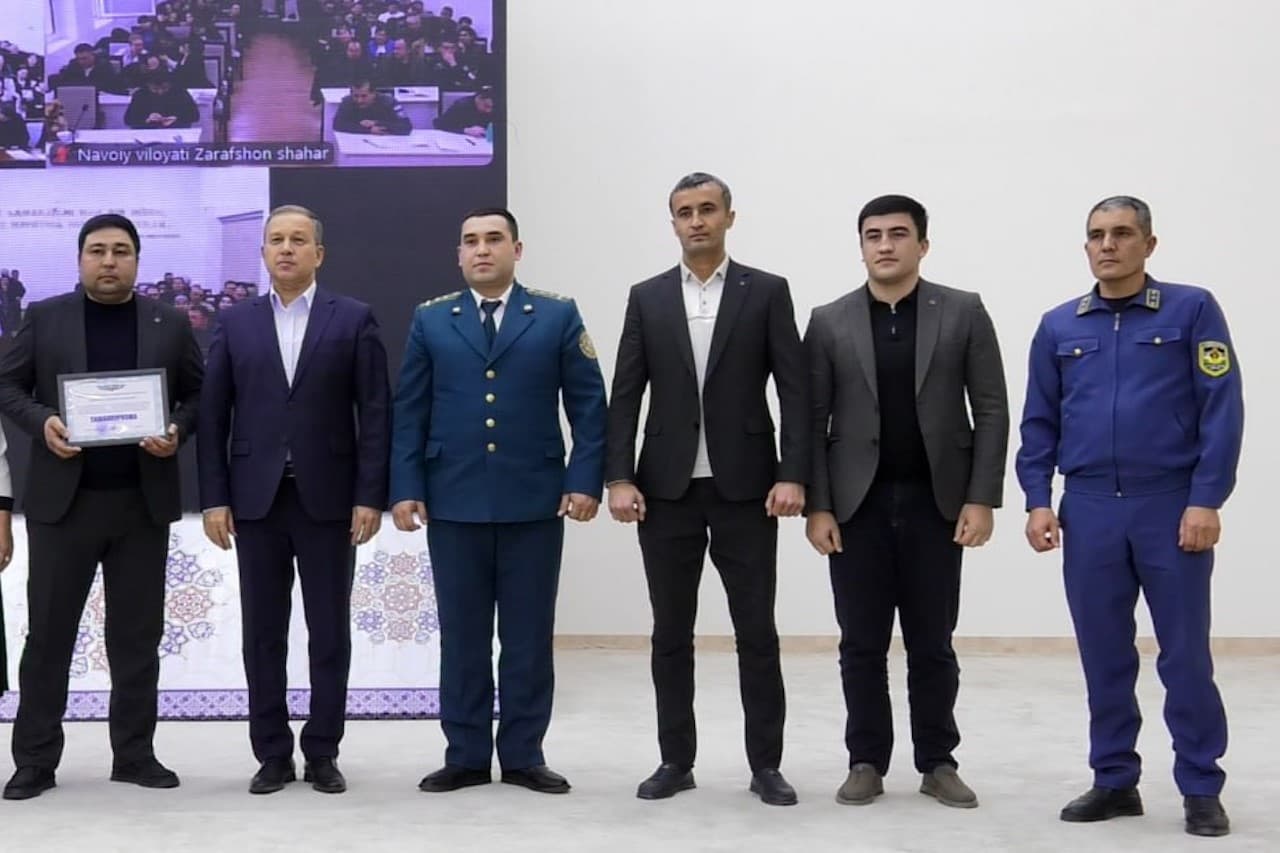 Navoiyda mahallalarda xavfsiz muhit yaratish masalalari tanqidiy-tahliliy ruhda muhokama qilindi