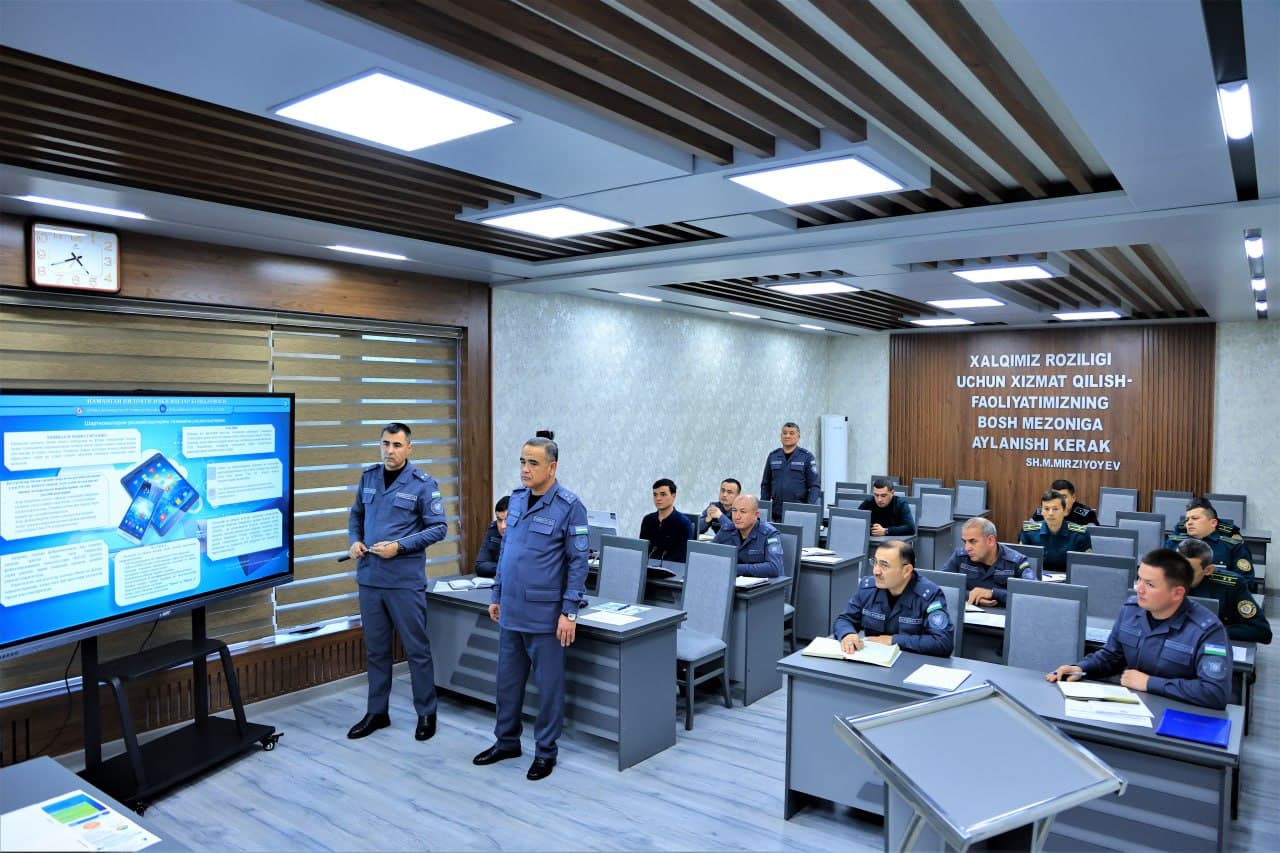 Namangan viloyati IIBda Qoʻriqlash, Probatsiya hamda Migratsiya va fuqarolikni rasmiylashtirish boshqarmalarining kelgusidagi ustuvor chora-tadbirlari yuzasidan taqdimot oʻtkazildi