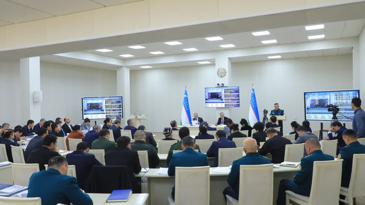 Бухоро вилояти ИИБ бошлиғи Халқ депутатлари вилоят кенгашига 2025 йил сарҳисоби ва 2026 йилги режалар юзасидан ҳисобот берди