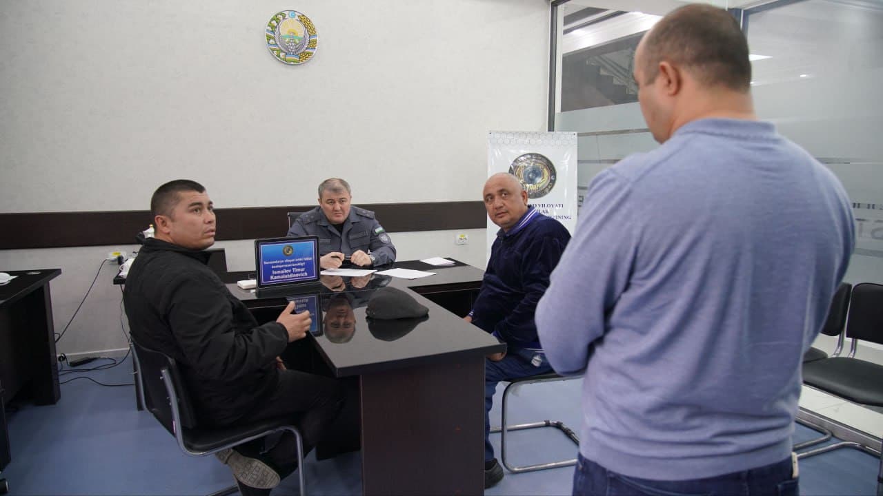 Surxondaryoda viloyat Ichki ishlar boshqarmasi hamda barcha shahar-tuman ichki ishlar organlari rahbarlarining aholi murojaatlarini oʻrganish maqsadida “Shaxsiy qabul”lari boʻlib oʻtdi