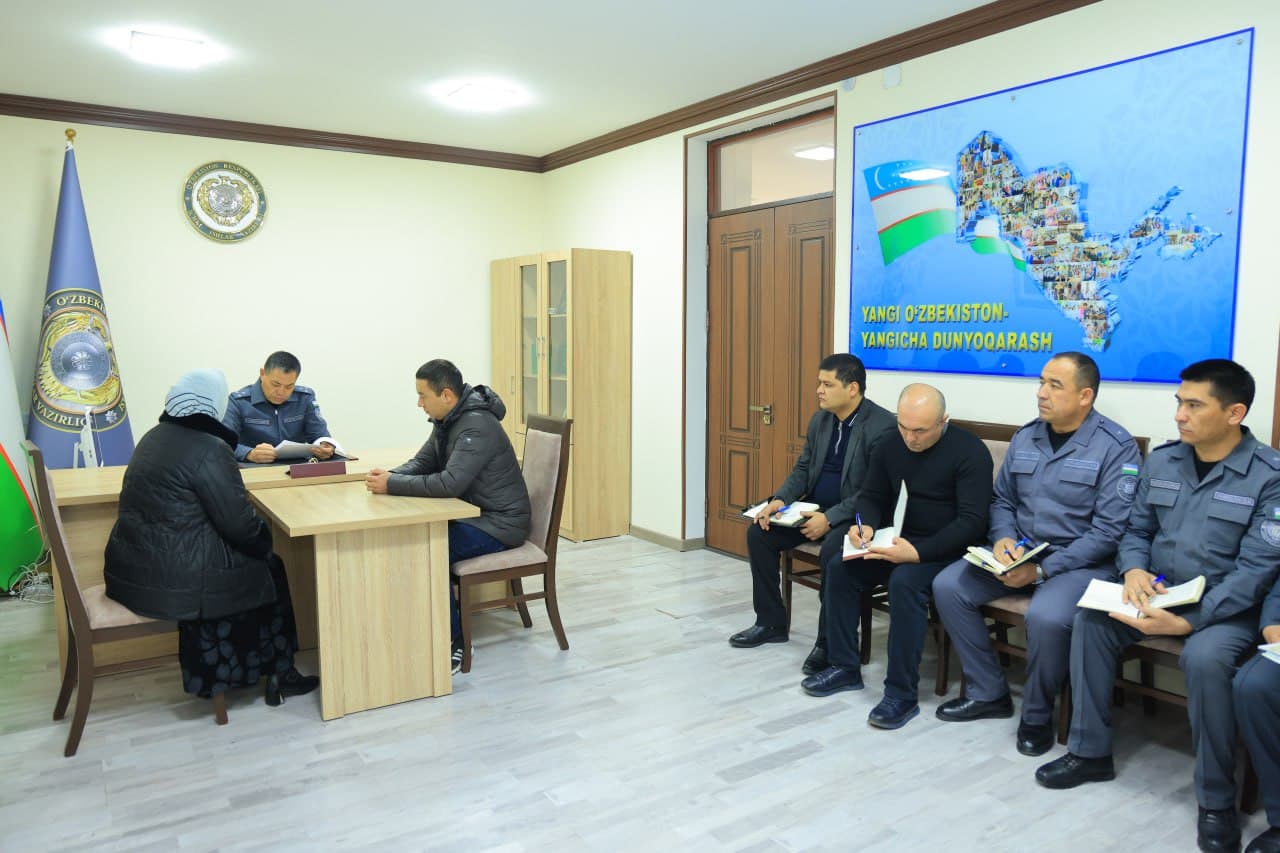 Namangan viloyati Ichki ishlar boshqarmasi binosida boshqarma rahbariyati tomonidan fuqarolar uchun navbatdagi shaxsiy qabul oʻtkazildi