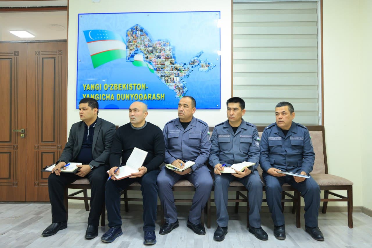 Namangan viloyati Ichki ishlar boshqarmasi binosida boshqarma rahbariyati tomonidan fuqarolar uchun navbatdagi shaxsiy qabul oʻtkazildi