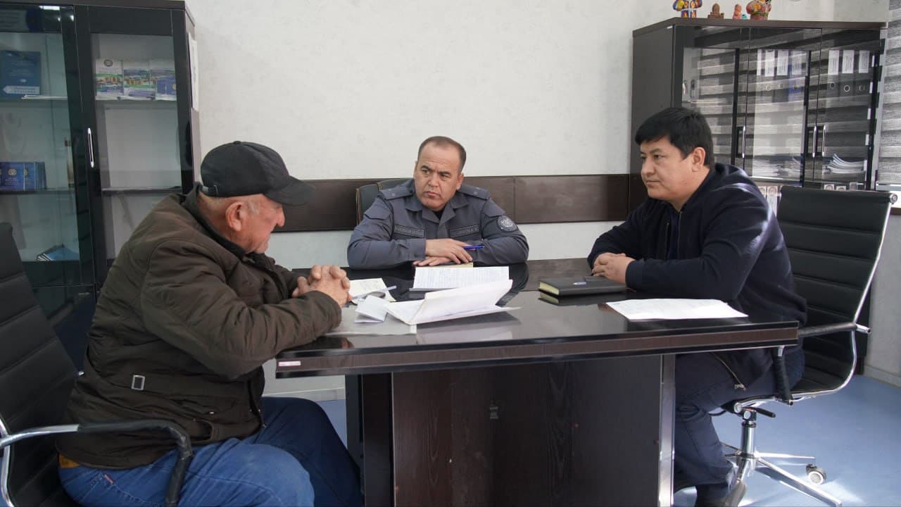 Surxondaryoda viloyat Ichki ishlar boshqarmasi hamda barcha shahar-tuman ichki ishlar organlari rahbarlarining aholi murojaatlarini oʻrganish maqsadida “Shaxsiy qabul”lari boʻlib oʻtdi