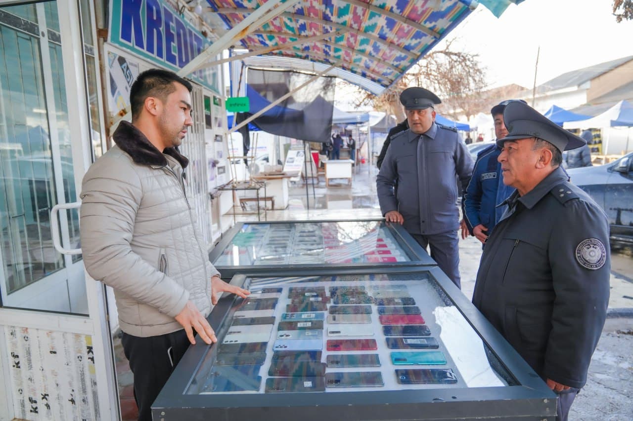 Qashqadaryo viloyatida jamoat xavfsizligini taʼminlash, huquqbuzarliklarning oldini olish va aholi uchun xavfsiz muhitni yaratish maqsadida viloyat IIB rahbariyati tomonidan Qarshi shahri hududi boʻylab maxsus nazorat tadbirlari oʻtkazildi