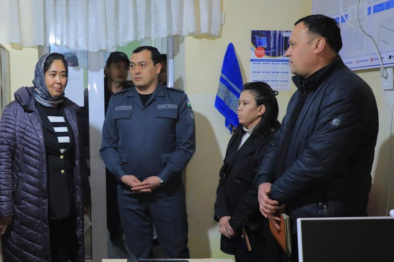 Жиззах вилояти ИИБ раҳбарияти томонидан Жиззах шаҳри маҳаллаларида тунги жамоат тартибини сақлаш бўйича олиб борилаётган ишлар ўрганилди