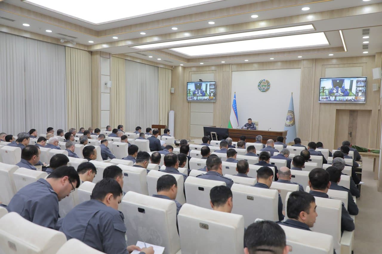 Ички ишлар вазирлиги раҳбарияти иштирокида жиноятчилик сарҳисоби, хизмат интизоми ҳамда оммавий тадбирларда хавфсизликни таъминлашга доир комплекс масалалар муҳокама қилинди