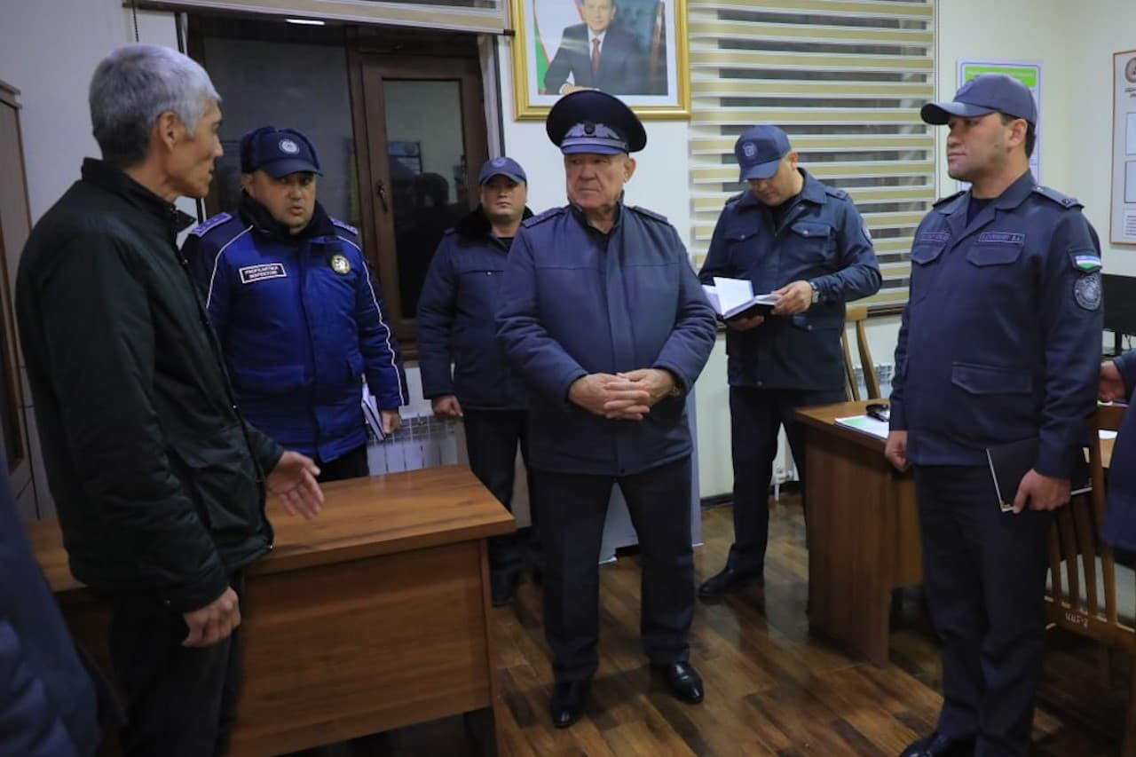 Жиззах вилояти ИИБ раҳбарияти томонидан Жиззах шаҳри маҳаллаларида тунги жамоат тартибини сақлаш бўйича олиб борилаётган ишлар ўрганилди