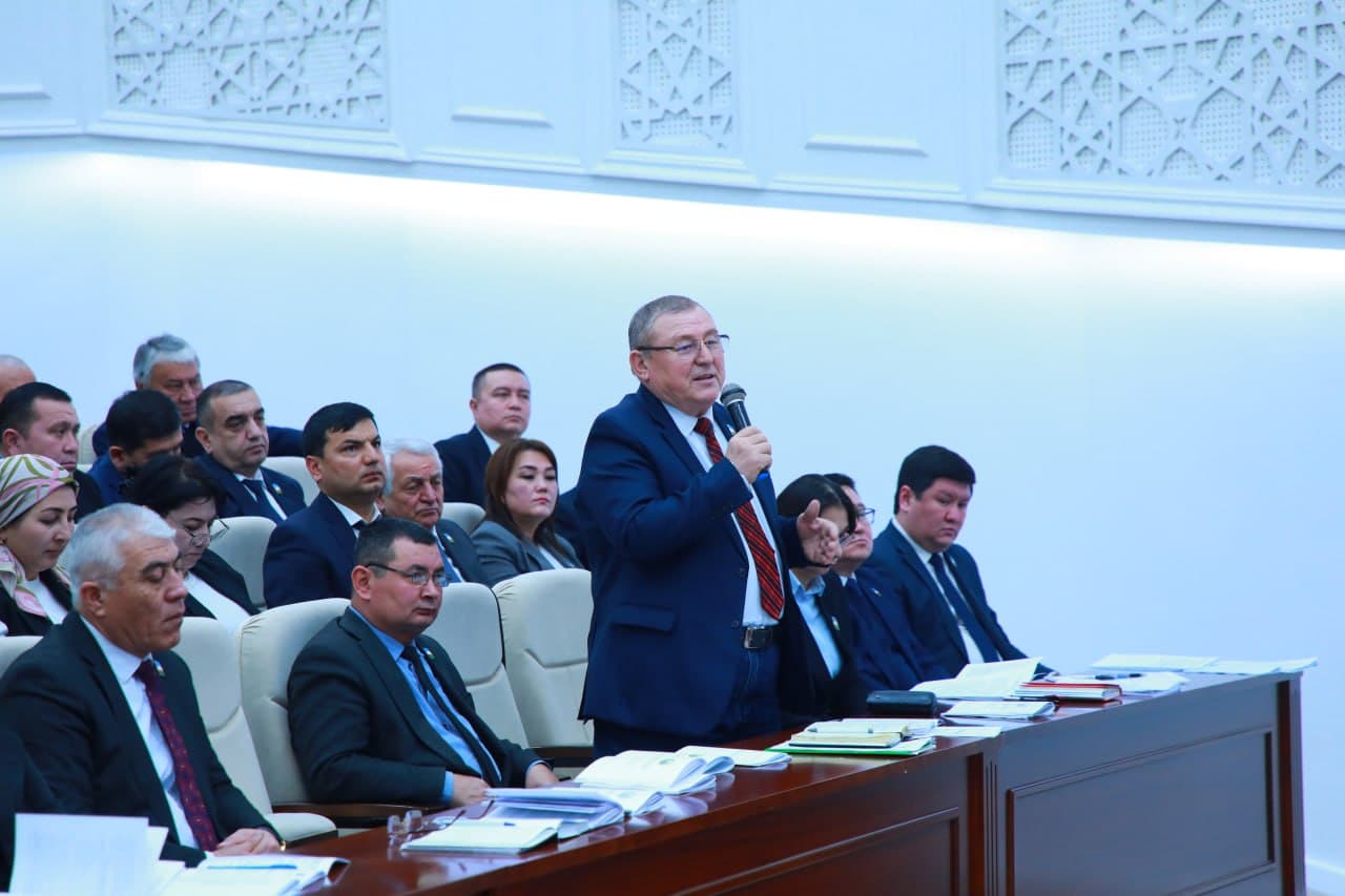 Халқ депутатлари Самарқанд вилоят кенгашининг навбатдаги сессиясида вилоят ИИБ бошлиғининг ҳисоботи тингланди