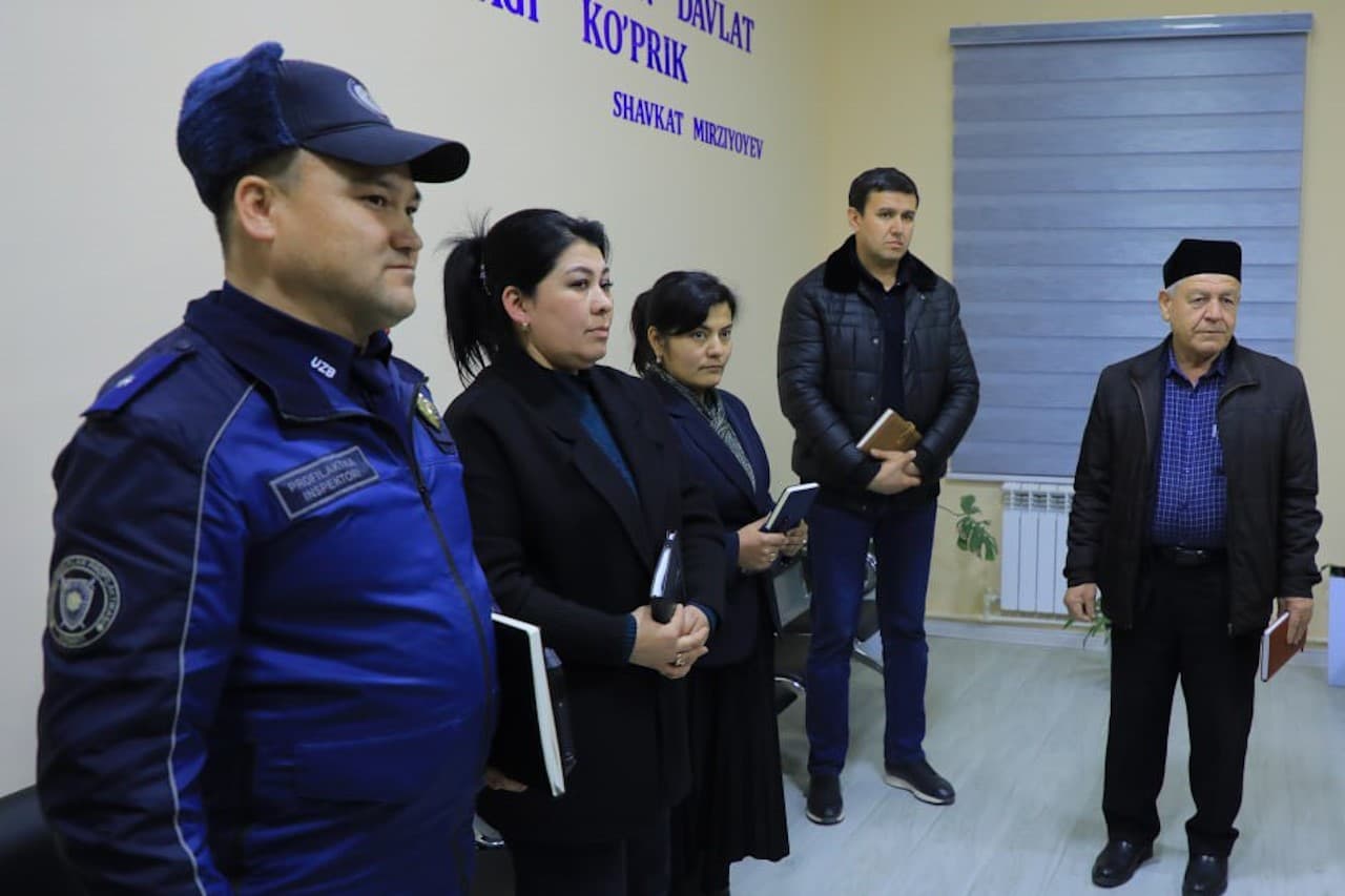 Жиззах вилояти ИИБ раҳбарияти томонидан Жиззах шаҳри маҳаллаларида тунги жамоат тартибини сақлаш бўйича олиб борилаётган ишлар ўрганилди