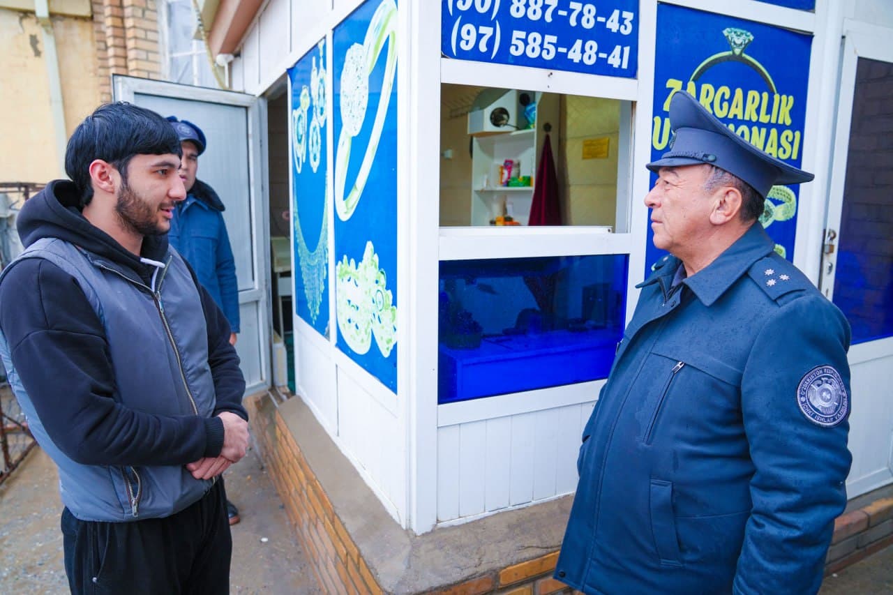 Qashqadaryo viloyatida jamoat xavfsizligini taʼminlash, huquqbuzarliklarning oldini olish va aholi uchun xavfsiz muhitni yaratish maqsadida viloyat IIB rahbariyati tomonidan Qarshi shahri hududi boʻylab maxsus nazorat tadbirlari oʻtkazildi