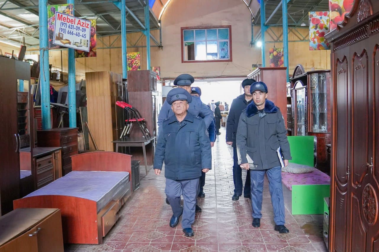 Qashqadaryo viloyatida jamoat xavfsizligini taʼminlash, huquqbuzarliklarning oldini olish va aholi uchun xavfsiz muhitni yaratish maqsadida viloyat IIB rahbariyati tomonidan Qarshi shahri hududi boʻylab maxsus nazorat tadbirlari oʻtkazildi