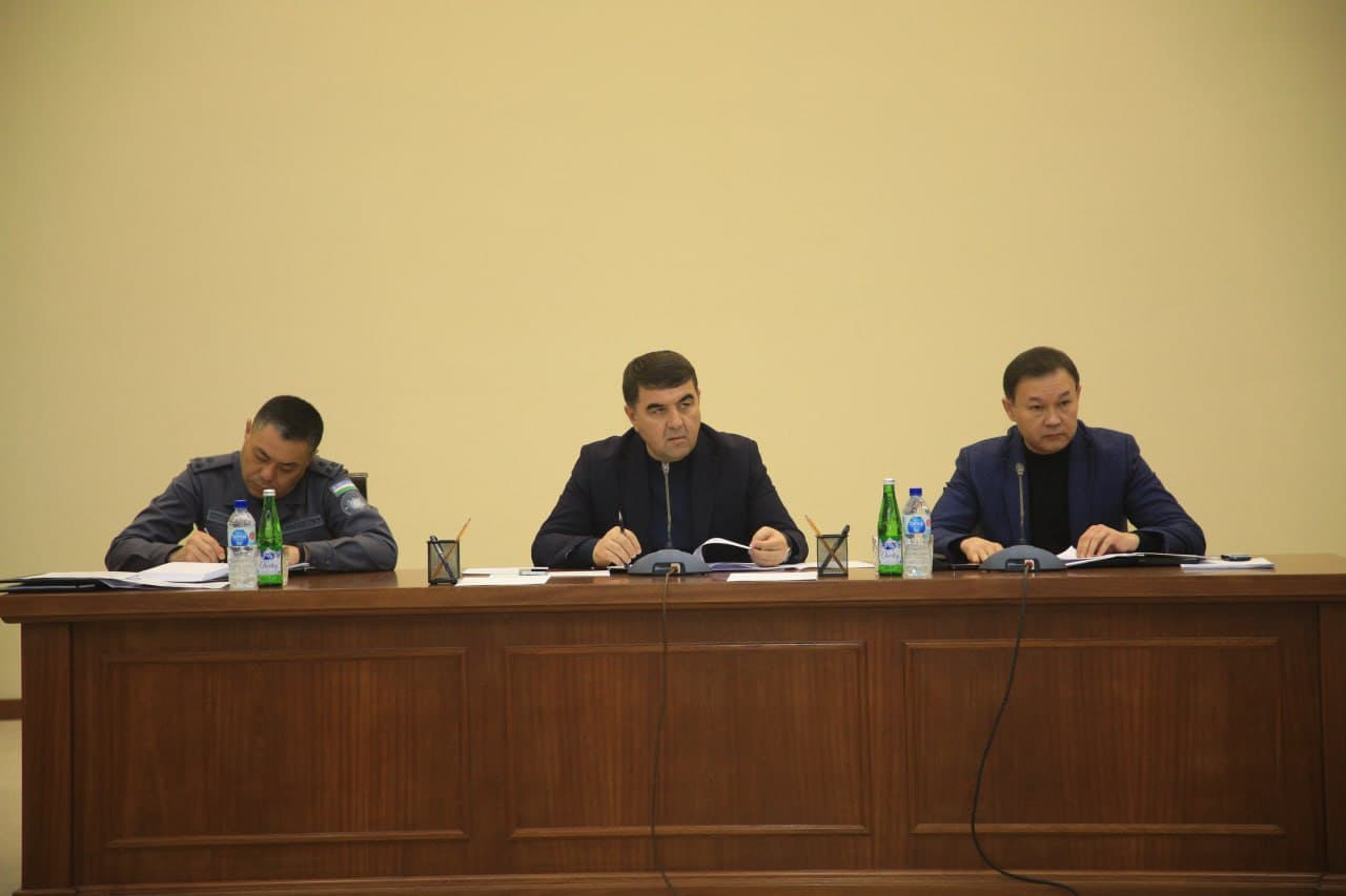 Namangan shahar hokimligida bozorlar faoliyatini tartibga solish, yashirin iqtisodiyotni qisqartirish va xavfsizlikni taʼminlash chora-tadbirlari masalalariga bagʻishlangan yigʻilish boʻlib oʻtdi