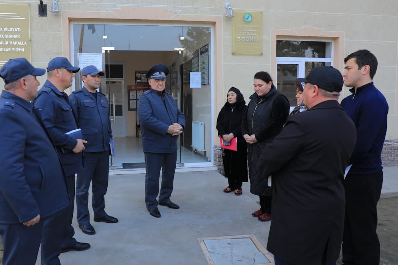 Жиззах вилояти ИИБ раҳбарияти томонидан Жиззах шаҳри маҳаллаларида тунги жамоат тартибини сақлаш бўйича олиб борилаётган ишлар ўрганилди