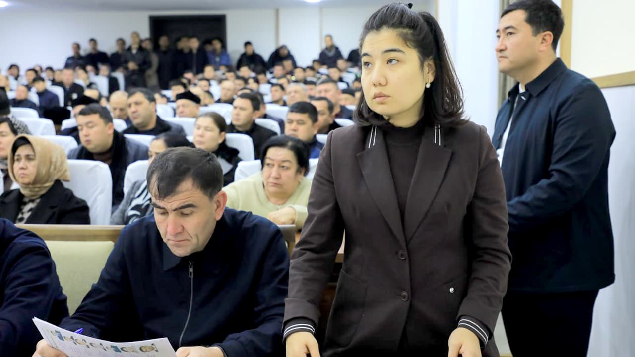 Под руководством начальника УВД Джизакской области состоялось расширенное служебное совещание с участием председателей махаллей города Джизака и ответственных сотрудников областного УВД, закрепленных за махаллями