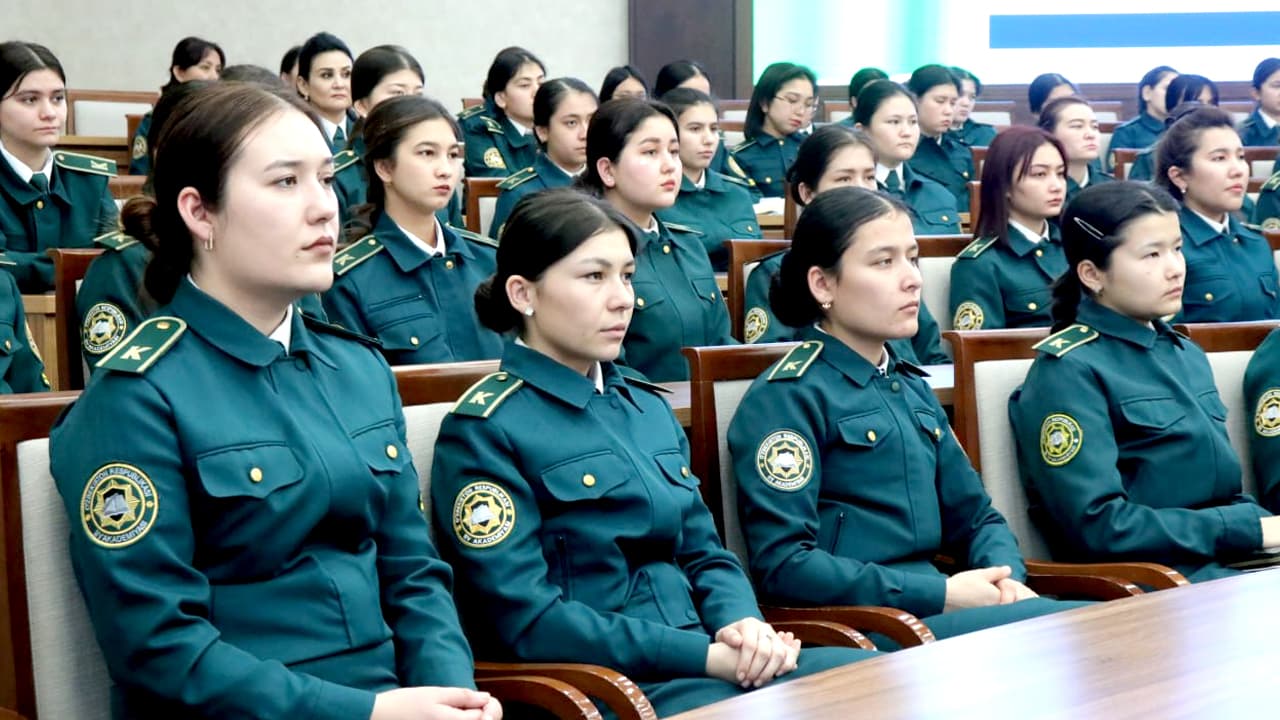 IIV Akademiyasida “Ilm va ayol: barqaror jamiyat sari” mavzusida tadbir oʻtkazildi