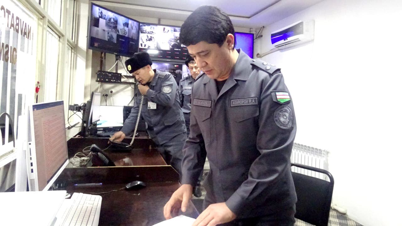 Ички ишлар вазирлиги раҳбарияти Сурхондарё вилоятида тергов ходимлари билан учрашиб, муаммоларини ўрганиб, тергов сифатини ошириш бўйича тегишли чоралар белгиламоқда